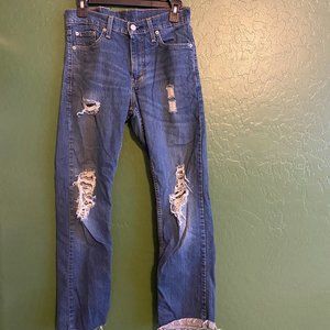 Distressed Levi Jeans (29)